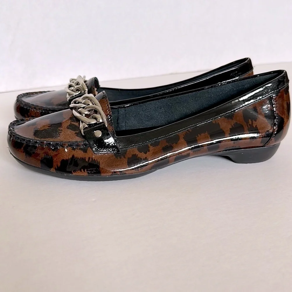 Nurture Leopard Print Patent Leather Chain Detail Slip On Loafers Size 8.5 NWOT
